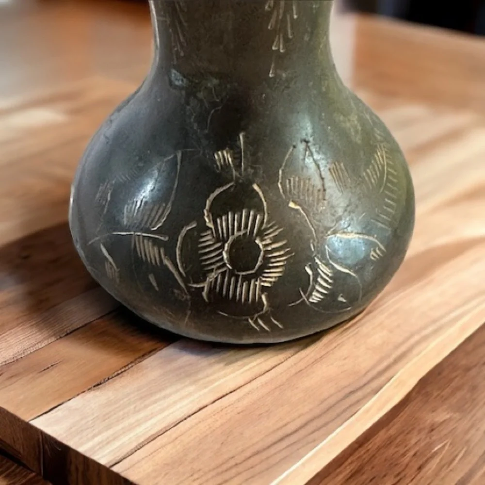 Vintage Solid Brass Bud Vase Miniature 3.25” Etched Floral Design Made in India - Picture 3 of 3